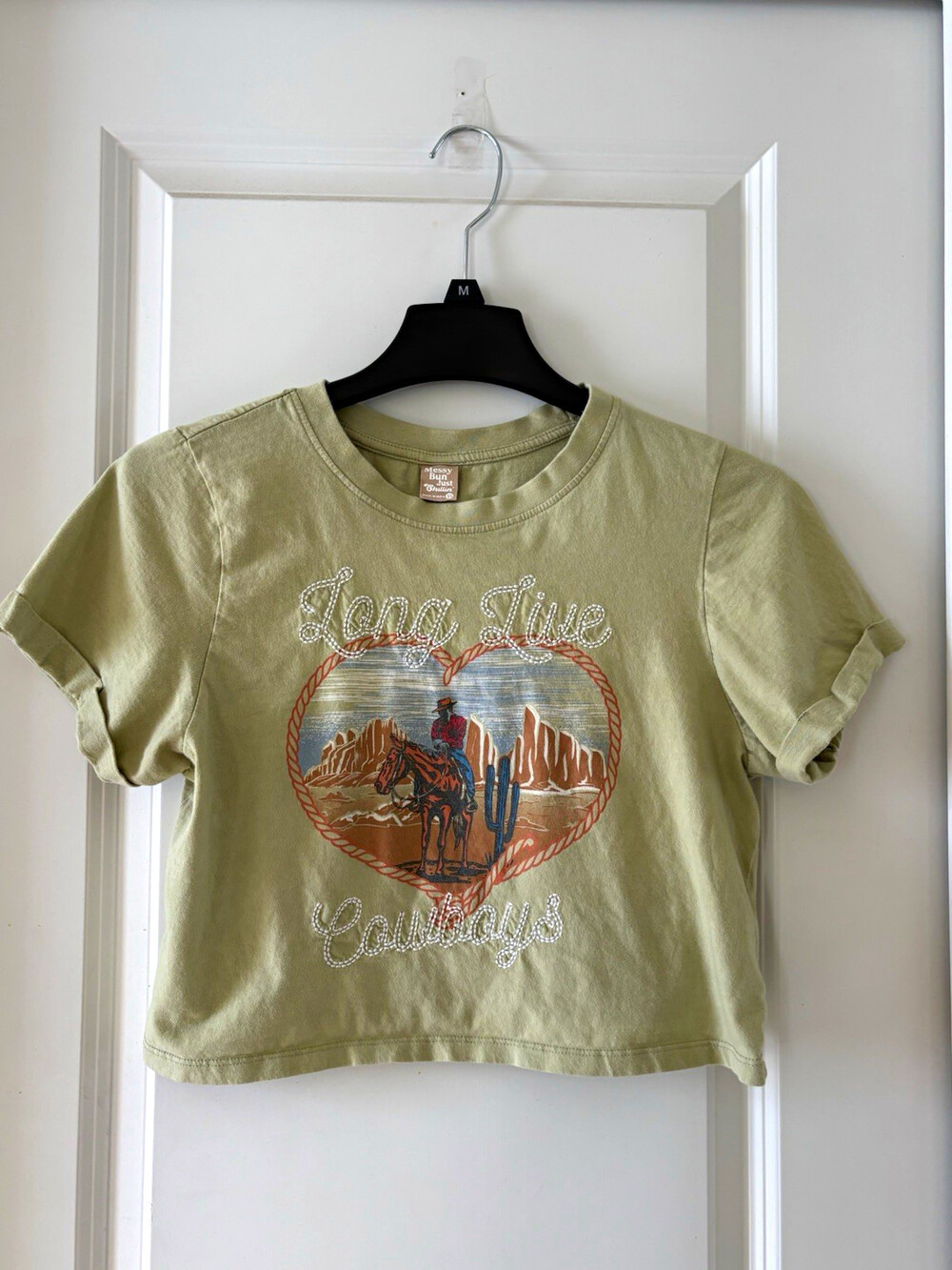 Messy Bun Just Chillin Girls XS Green Cotton Crew Neck Cropped Graphic Print Tee